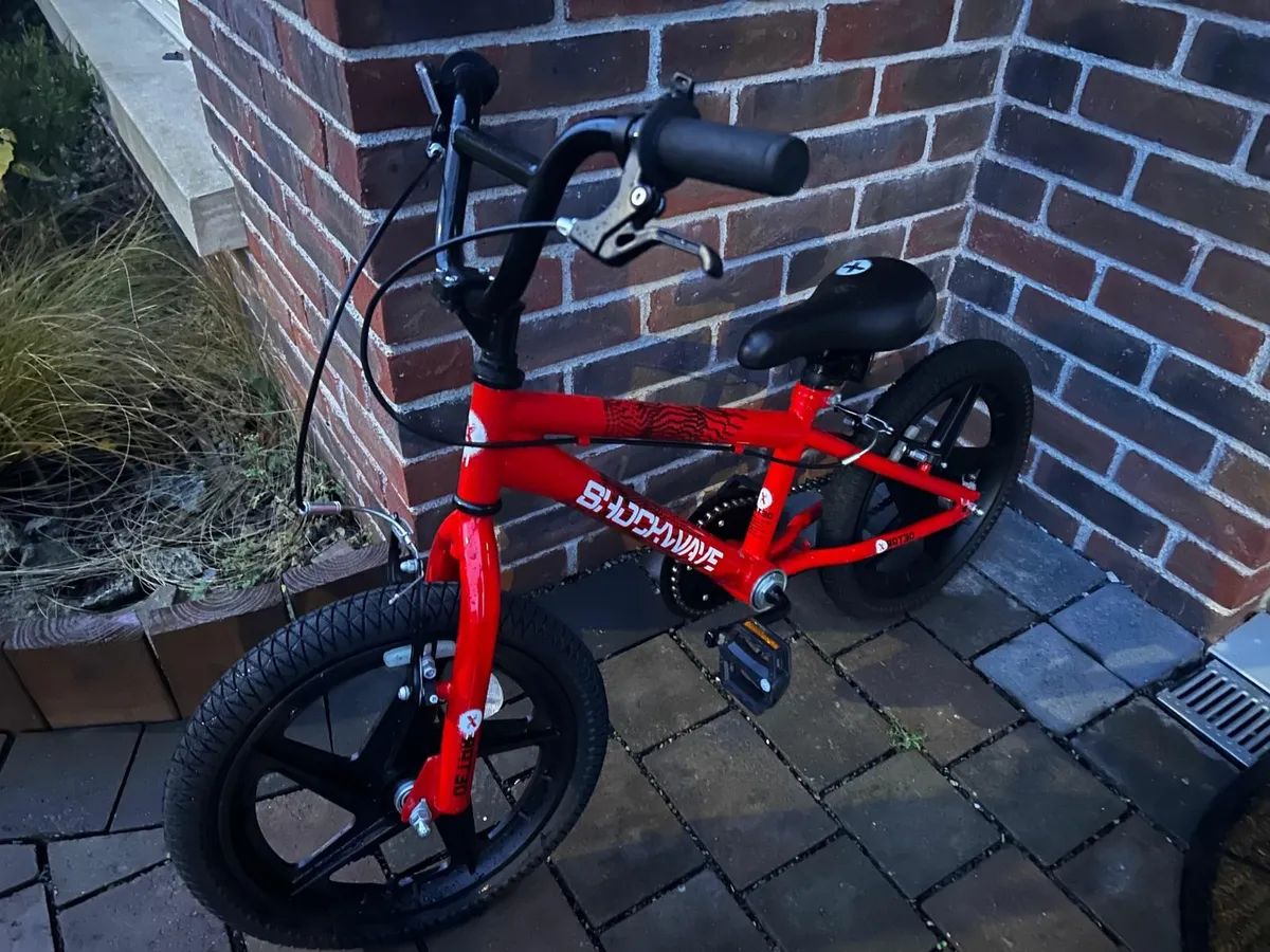 Child's 16” BMX Bike – Like New Condition - Image 2