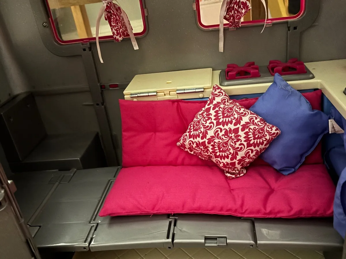 Our Generation Doll Camper Van set - Image 4