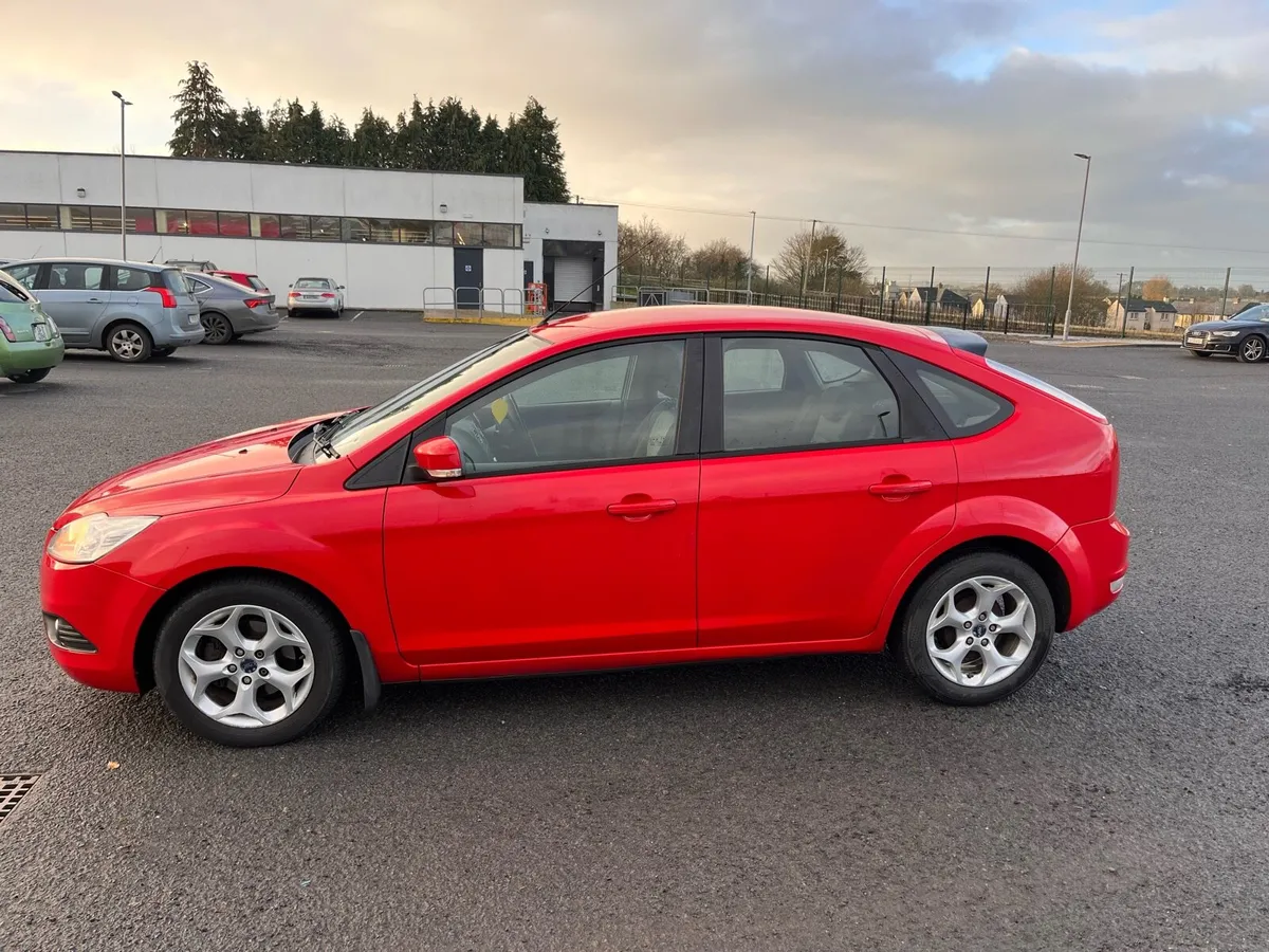 Ford Focus 2010 - Image 3