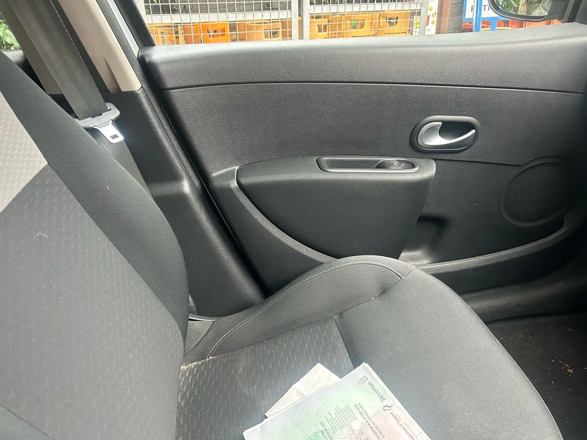 renault clio - Image 3