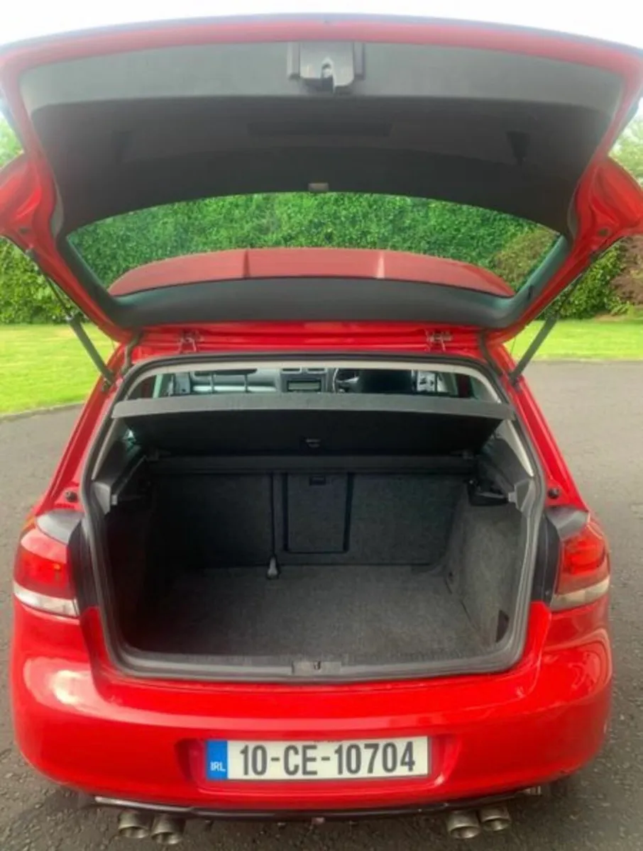 Red 2L Golf - Image 2