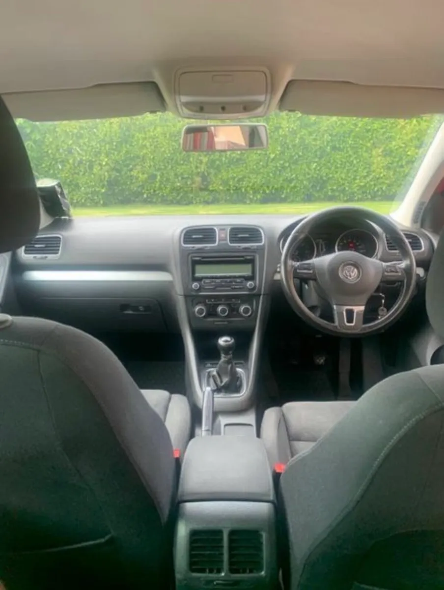 Red 2L Golf - Image 3