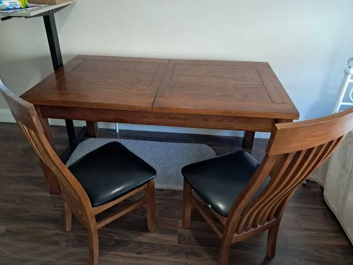 kitchen table- free - Image 1