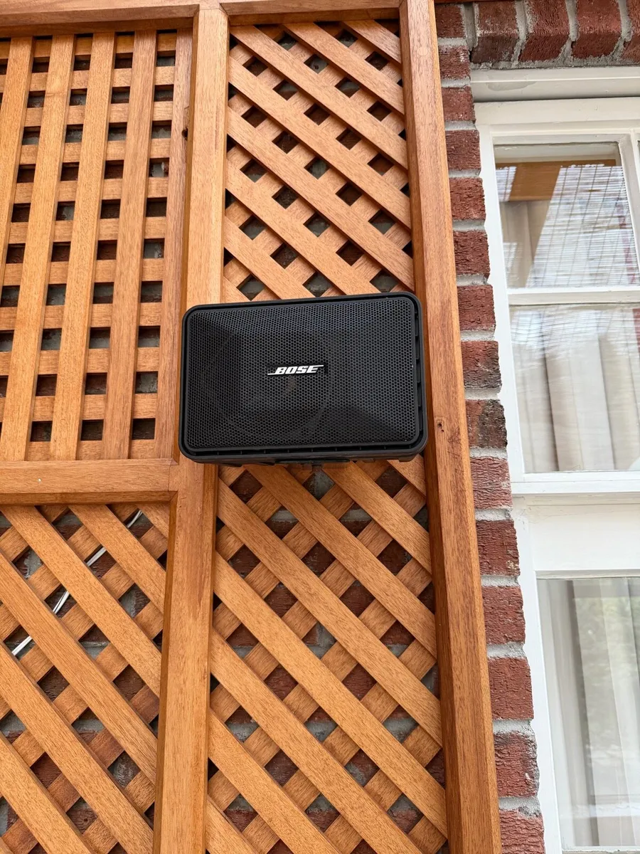Bose speakers - Image 1