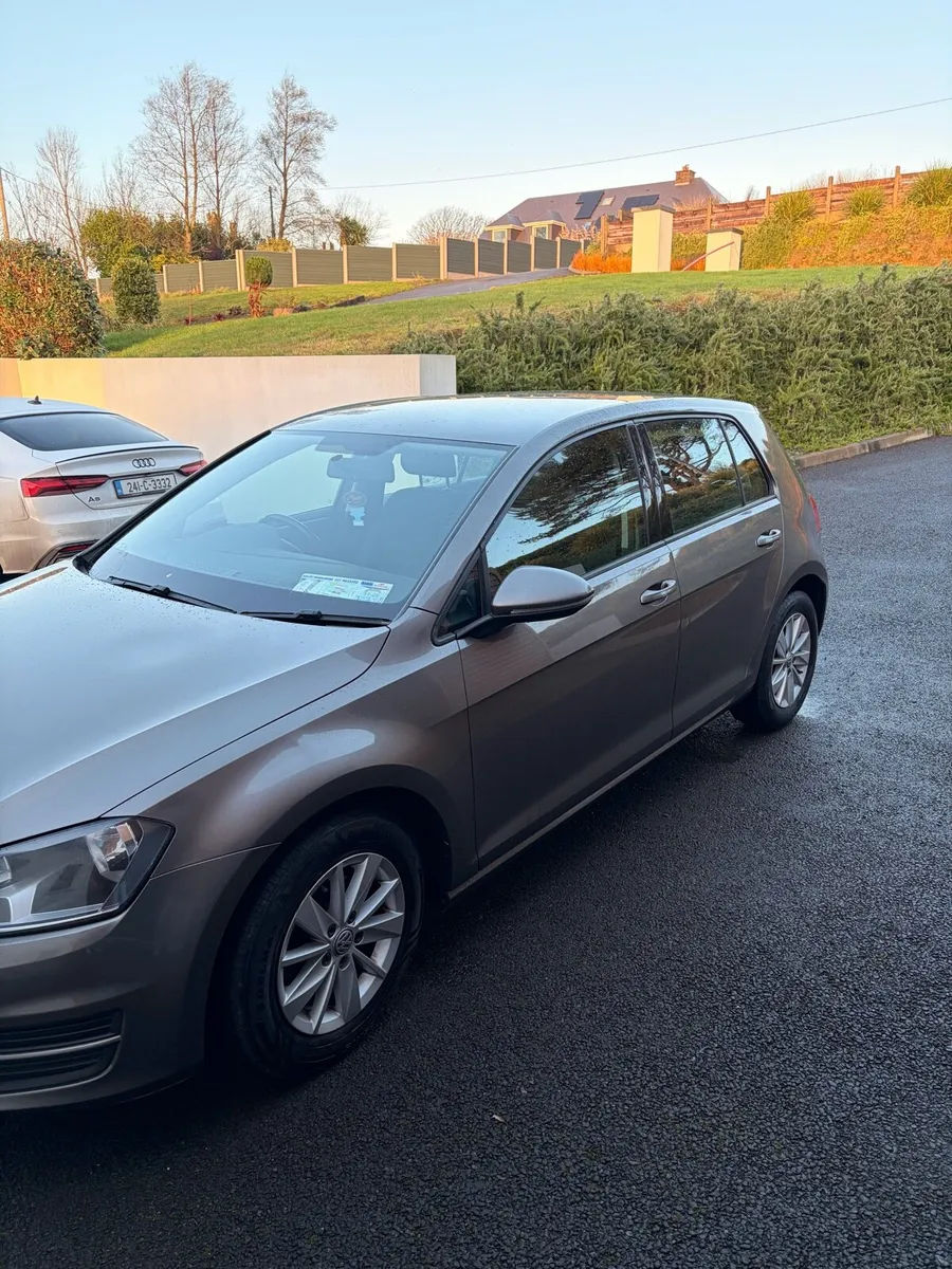 Volkswagen Golf TDI Blue Motion hatchback - Image 2