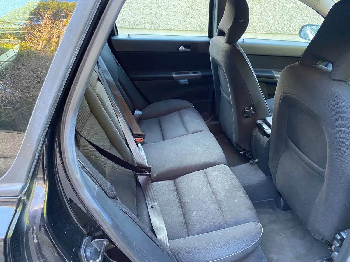 Volvo V50 1.6D - €950 - Image 4