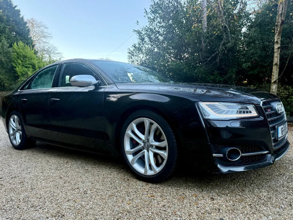 Audi S8 4.0 TFSI 520 QUATTRO - Image 2