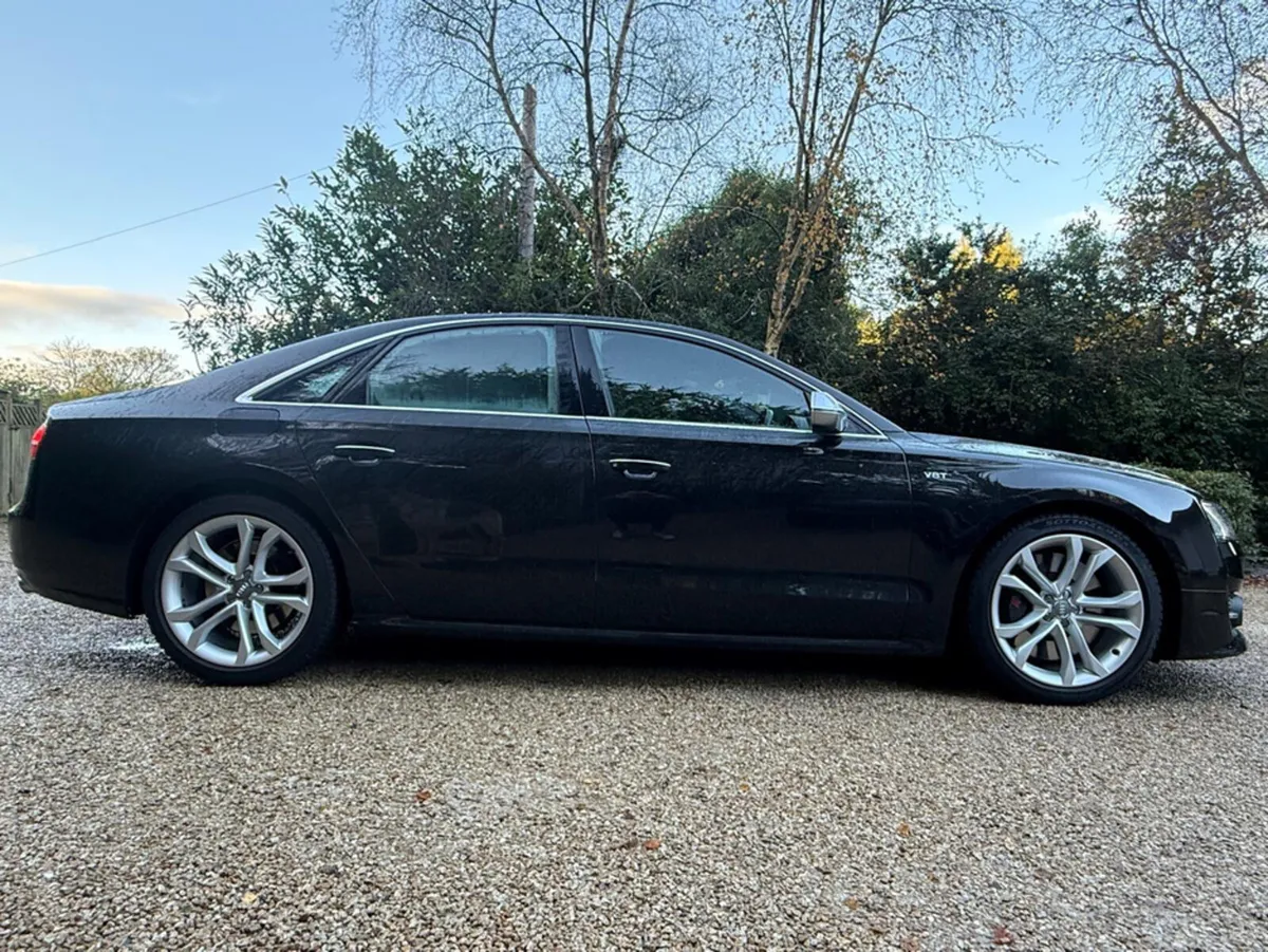 Audi S8 4.0 TFSI 520 QUATTRO - Image 3