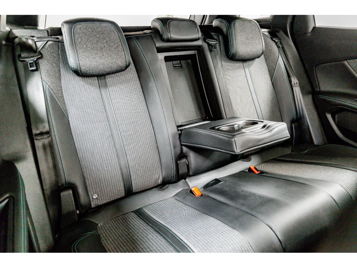 Peugeot 3008 Allure 1.5 Diesel Auto 130HP - Image 4