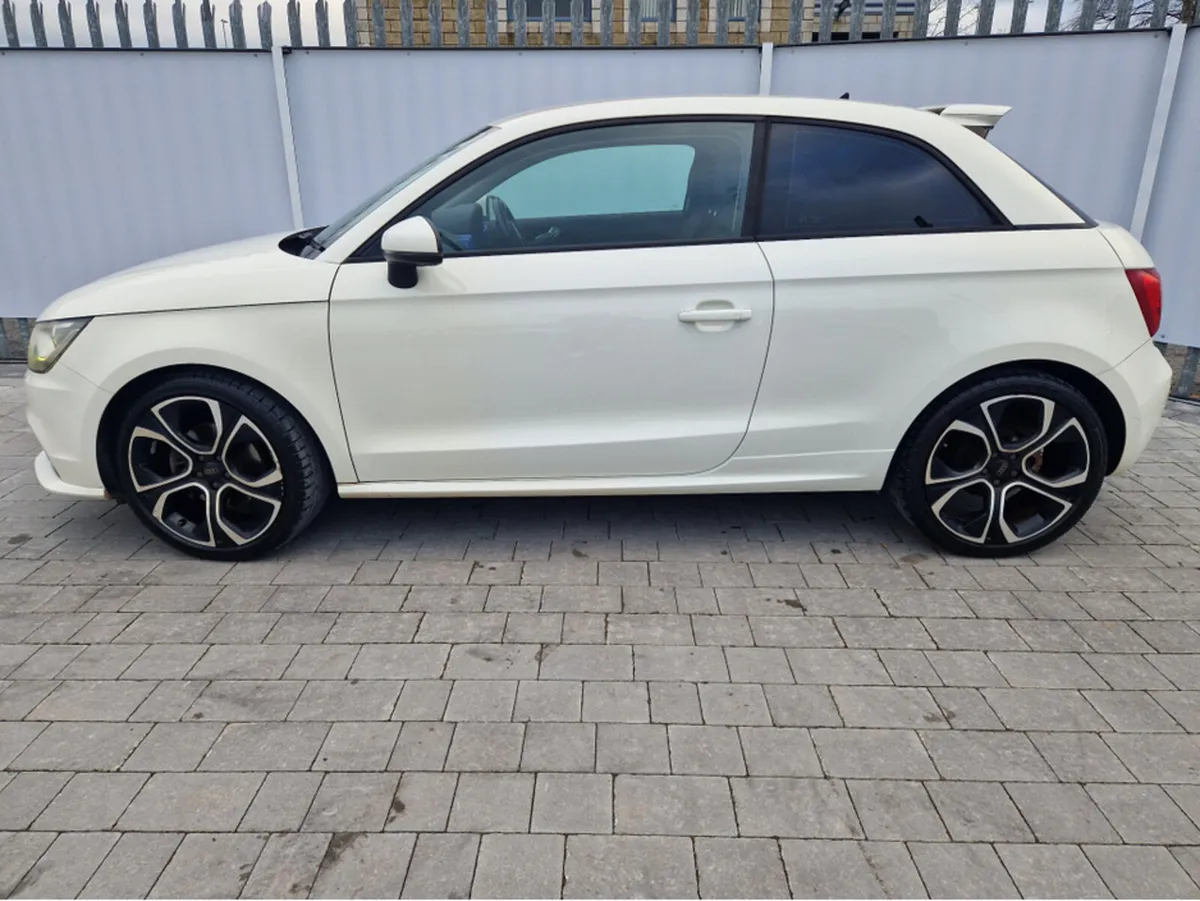 Audi A1 1.4 PETROL AUTO - Image 4