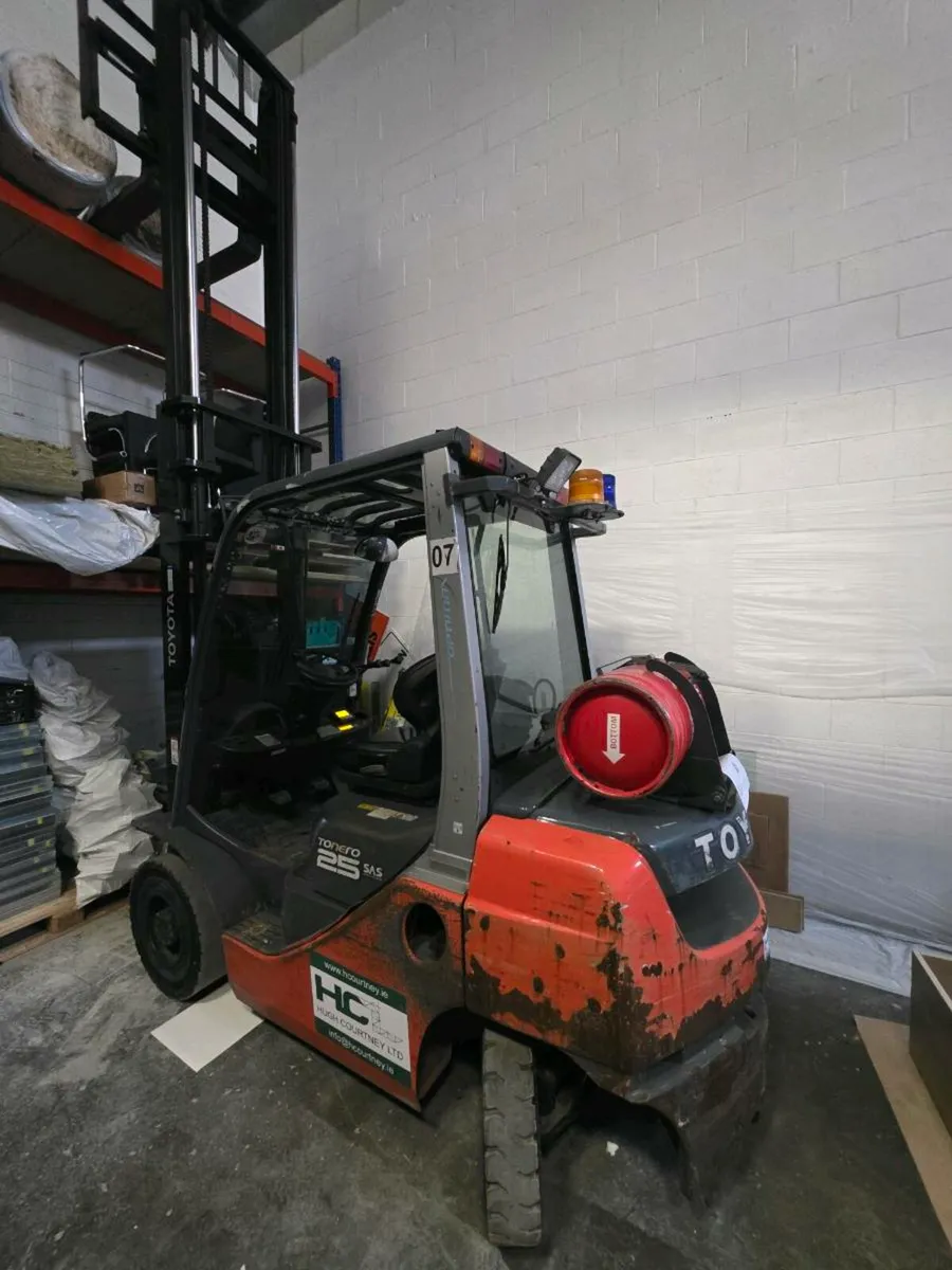 Forklift Toyota tonero SAS - Image 2