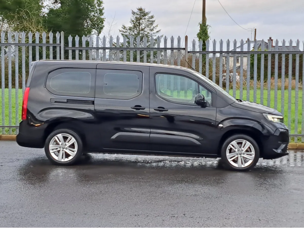 Opel Combo DESIGN 7-SEATER FULLY ELECTRIC 52KWH 13 - Image 4