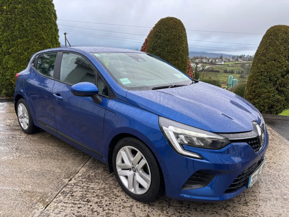 Renault Clio DYNAMIQUE TCE 12 MONTHS WARRANTY - Image 1