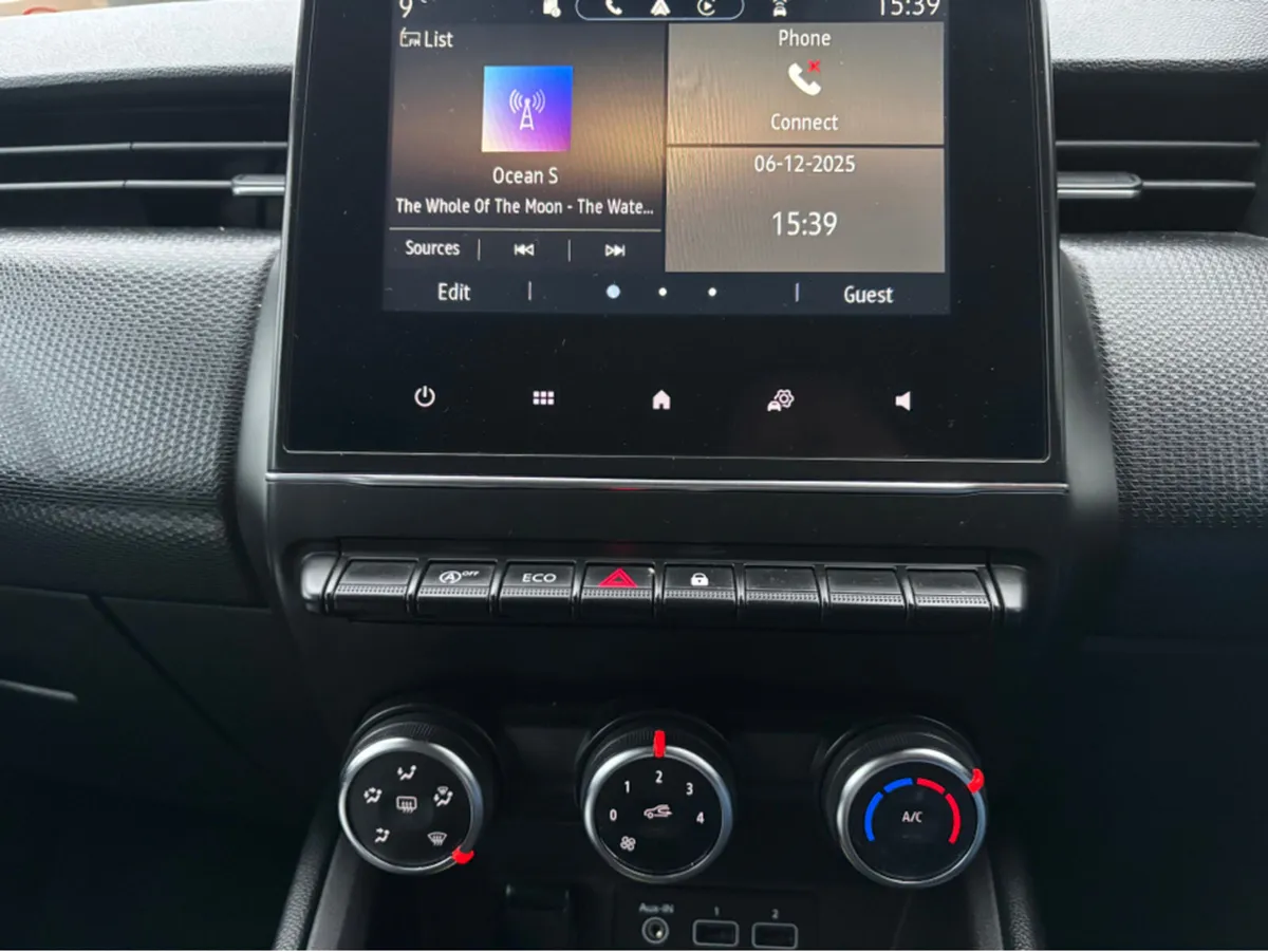 Renault Clio DYNAMIQUE TCE 12 MONTHS WARRANTY - Image 4