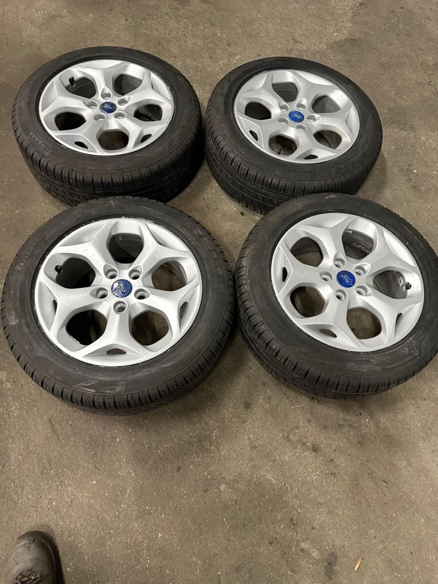 Ford Focus Alloy Wheels & Tyres 205/55 R16!! - Image 3