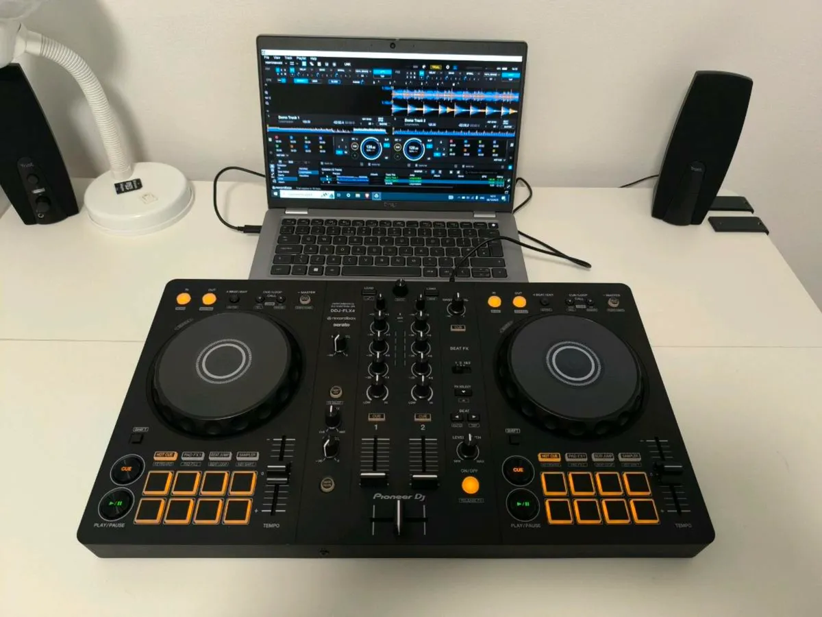 Dj Starting Kit Pioneer DDJ-FLX4 with Laptop - Image 3