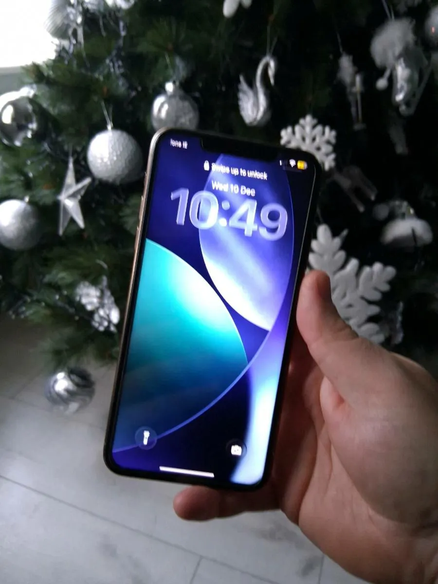 Iphone 11 pro Max Rose gold like new - Image 2