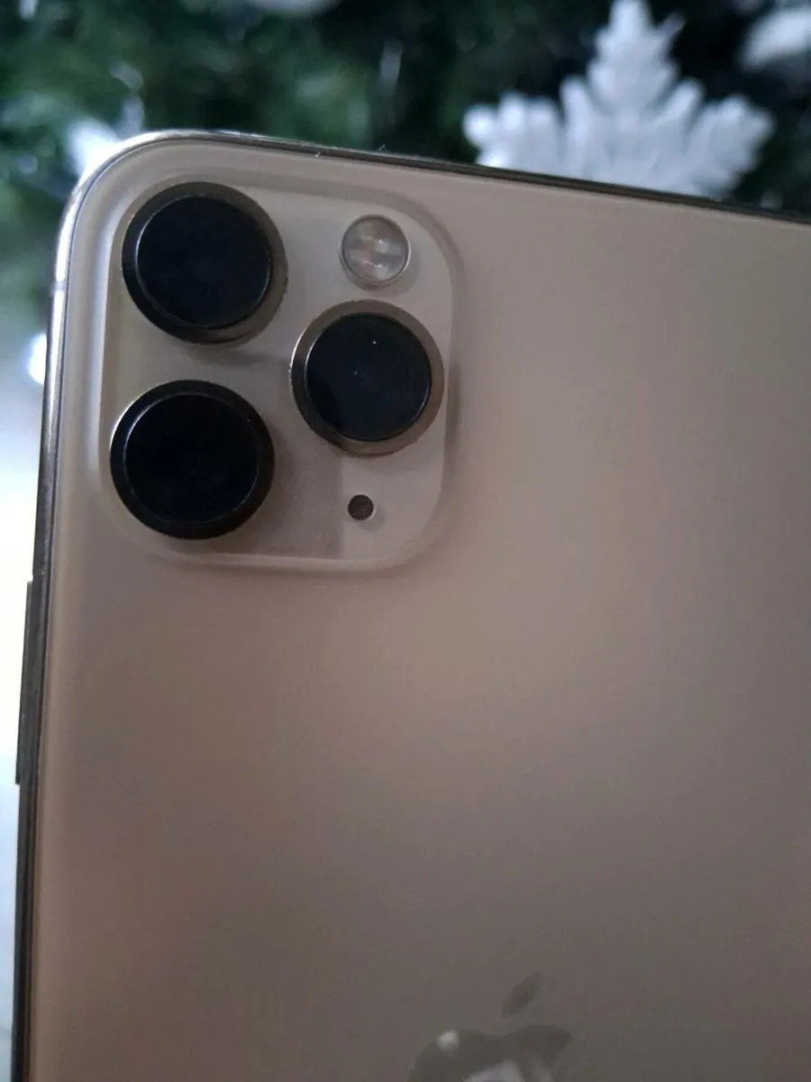 Iphone 11 pro Max Rose gold like new - Image 3