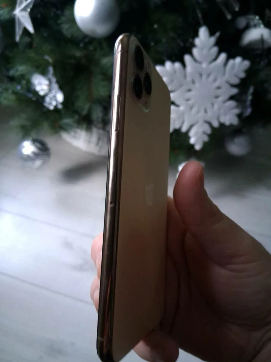Iphone 11 pro Max Rose gold like new - Image 4