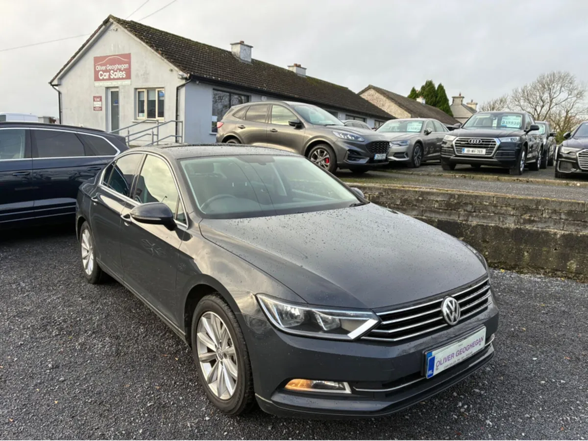 Volkswagen Passat 1.6 TDI SE BLUEMOTION - Image 1