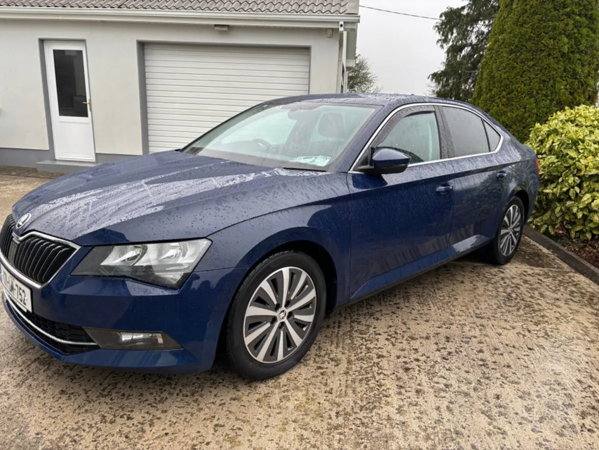 Skoda Superb 1.6 TDI SE TECH GREENLIN GREENLINE 5D - Image 3
