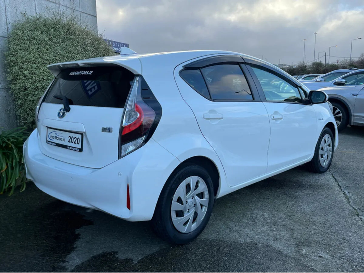 Toyota Aqua AUTOMATIC HYBRID 1.5 PETROL //KEYLESS - Image 4