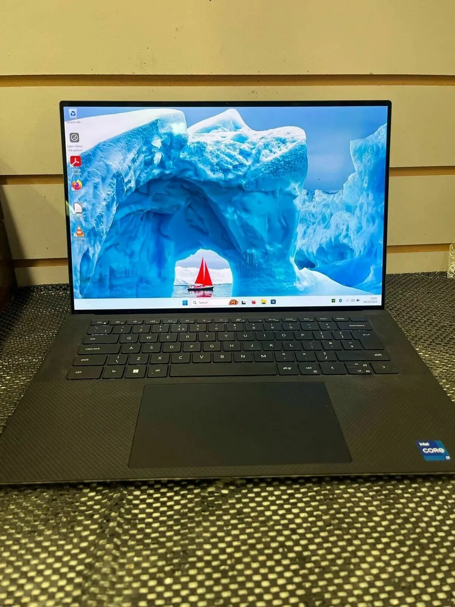 Dell XPS 15 9520 - Image 2