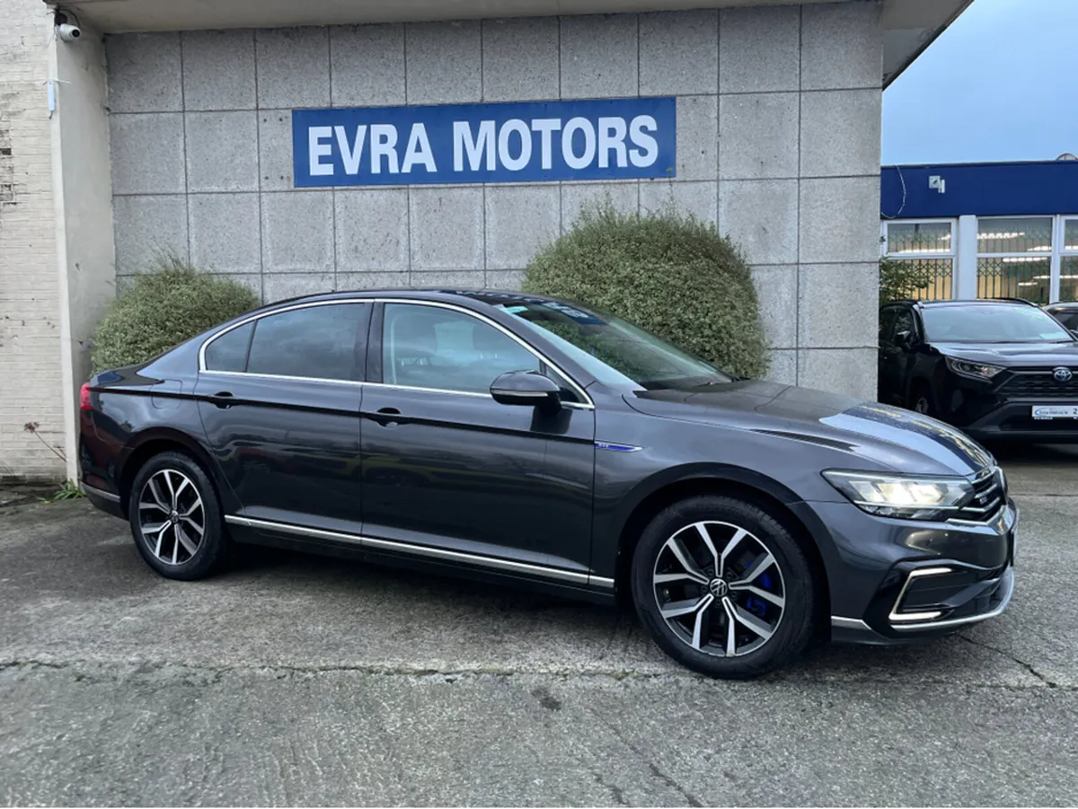 Volkswagen Passat GTE 1.4 PETROL PLUG IN HYBRID 21 - Image 3