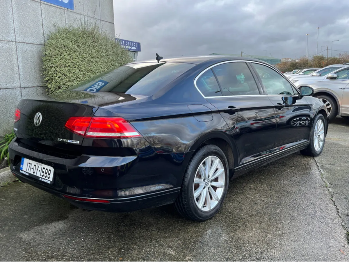 Volkswagen Passat AUTOMATIC 2.0 TDI DIESEL SE BUSI - Image 4