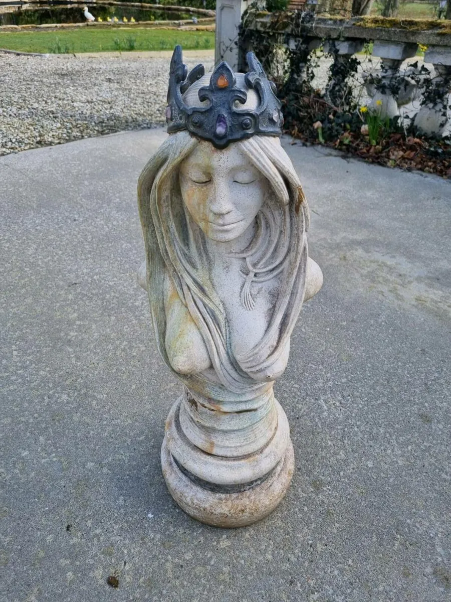 Heavy Stone Bust of Queen Guineve - Image 3