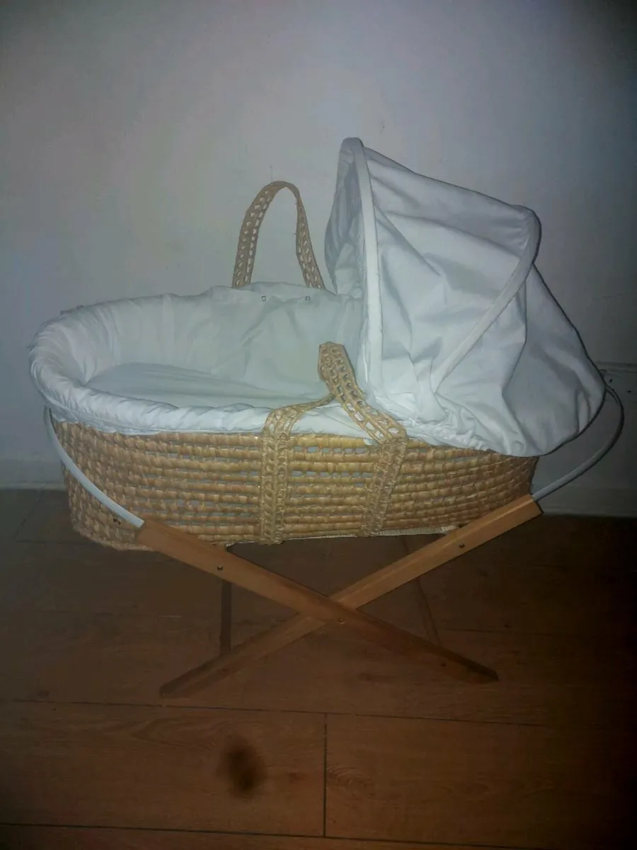 Moses basket with stand as new - Image 1