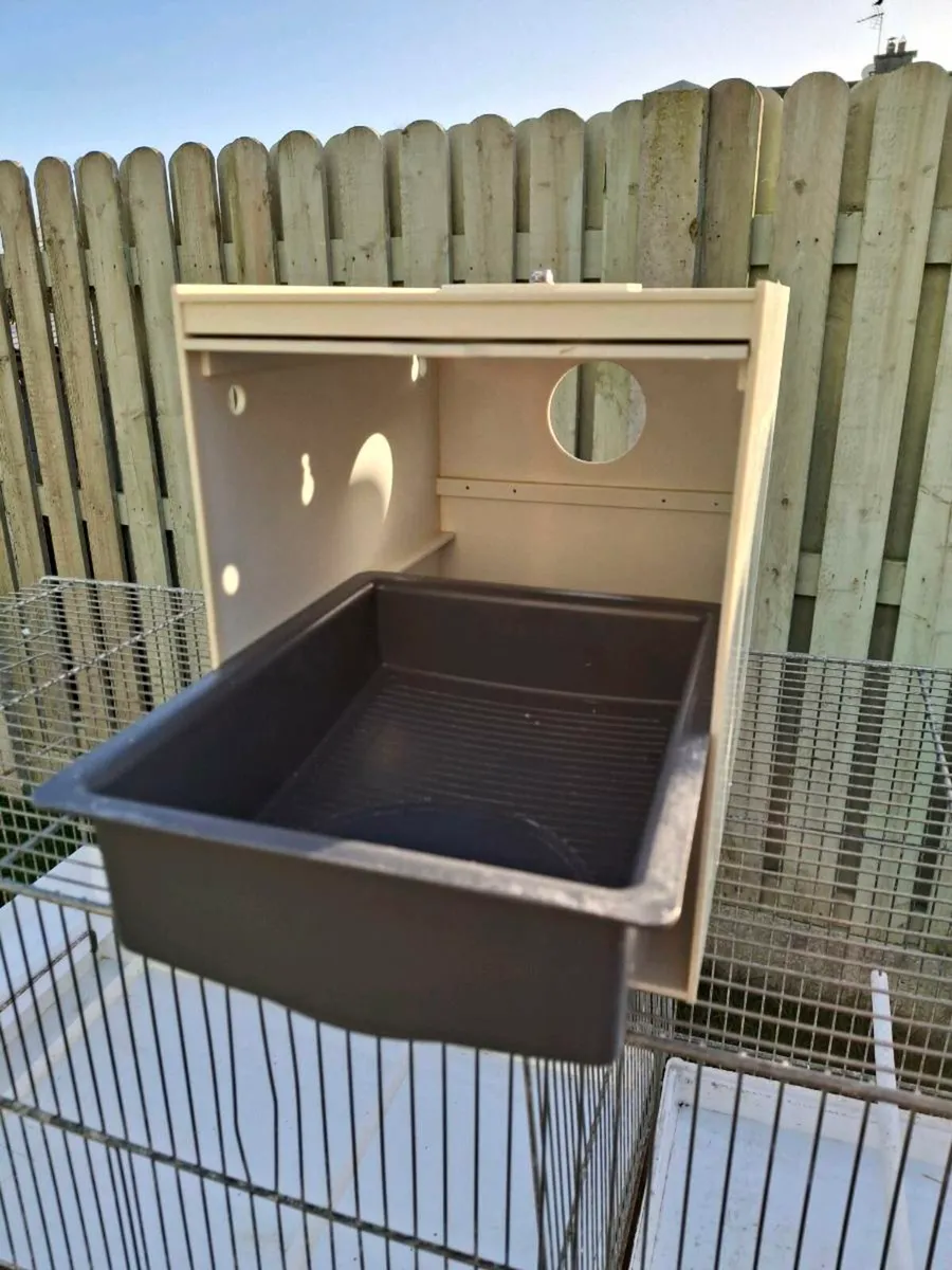 Cages and Nestboxes - Image 4