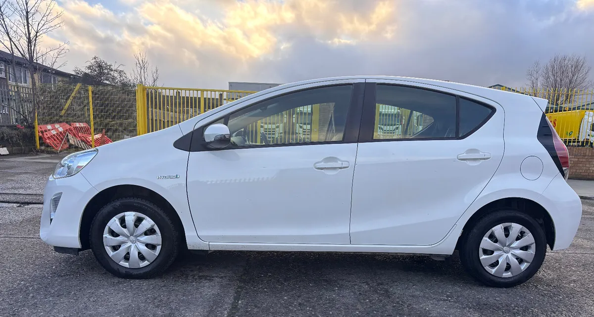 2016 Toyota Aqua107k Mi* NCT DEC 27 FULL SERVICE - Image 4