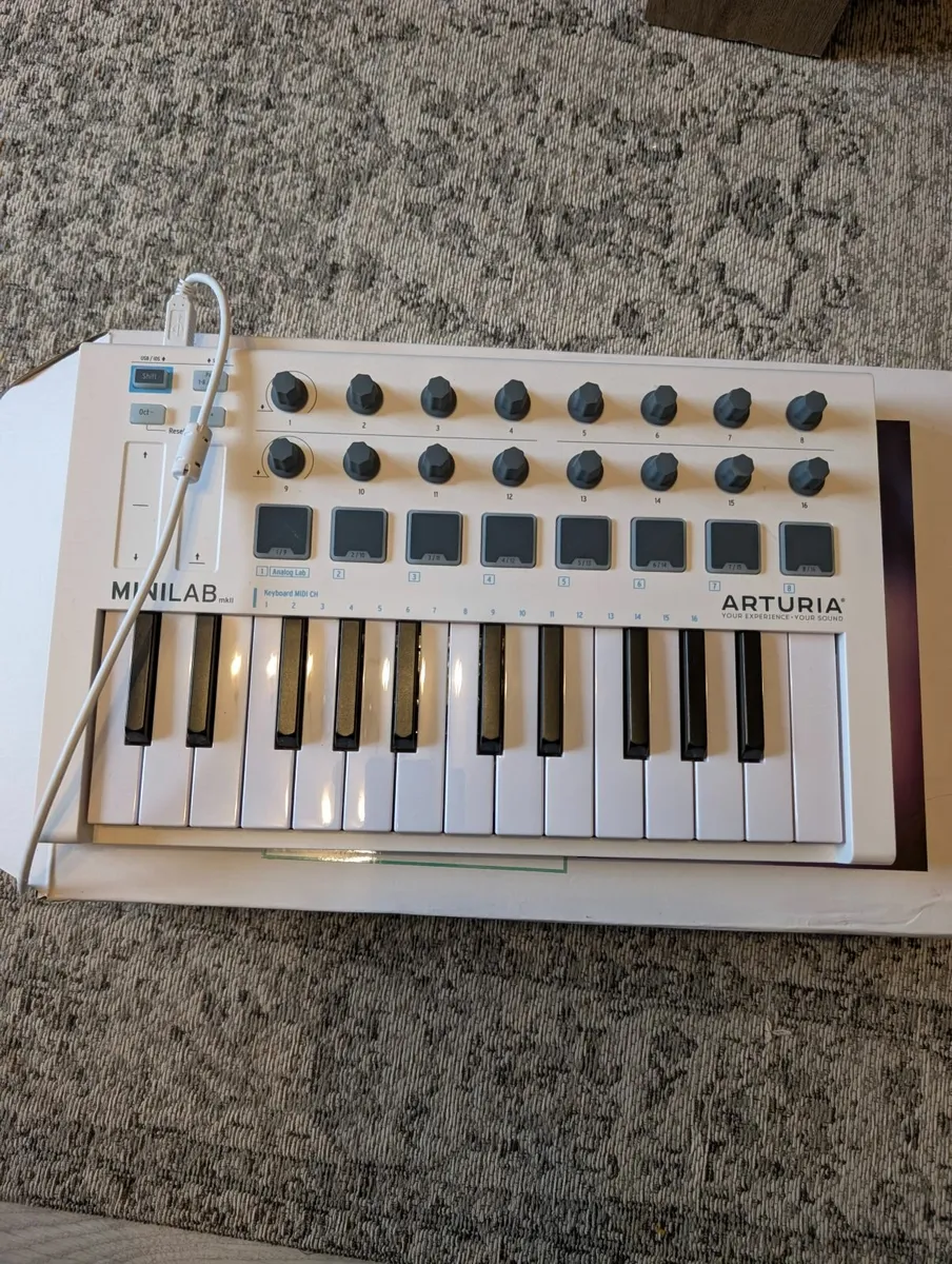 Aturia Minilab 2 Midi Controller - Image 2