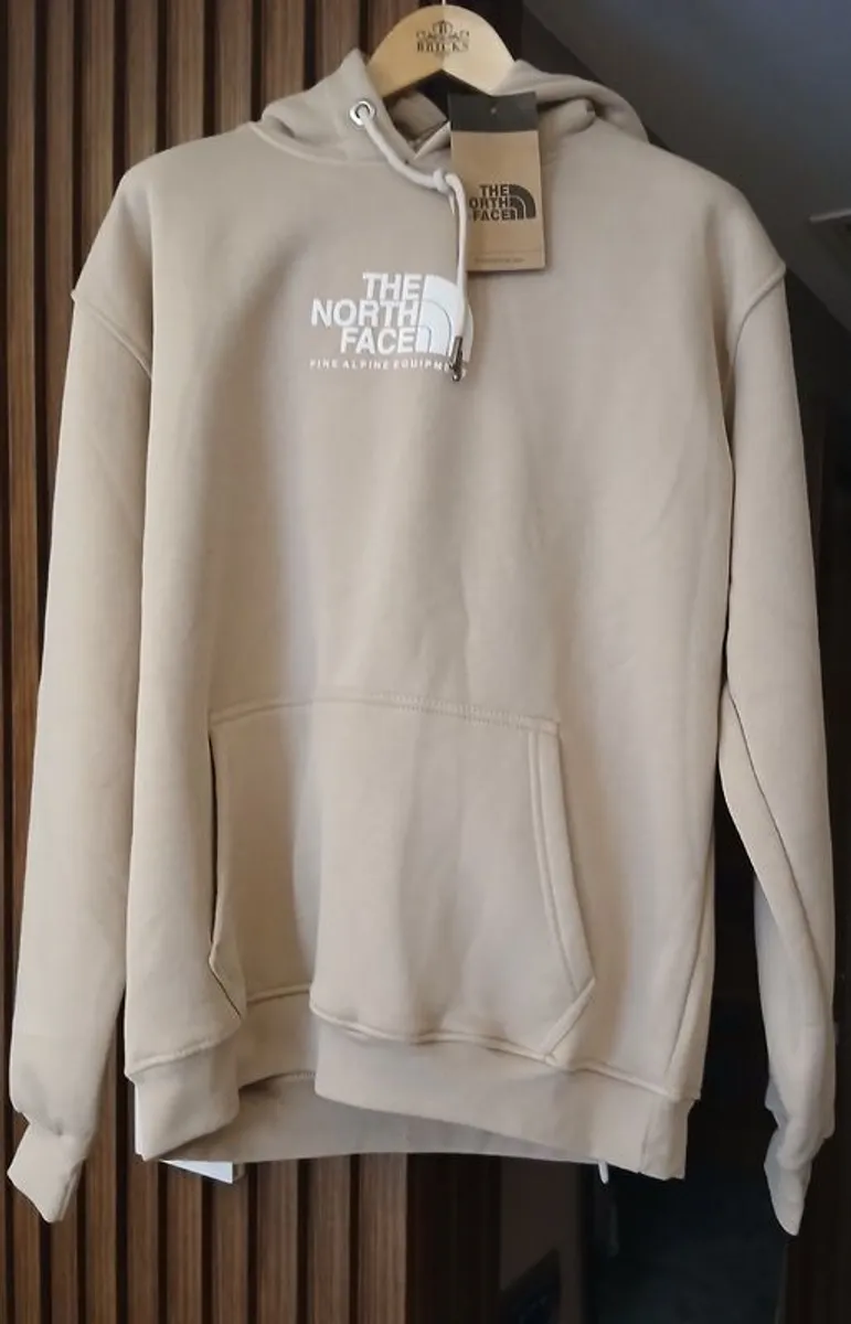 North Face. Hoodie and bottoms - Image 1
