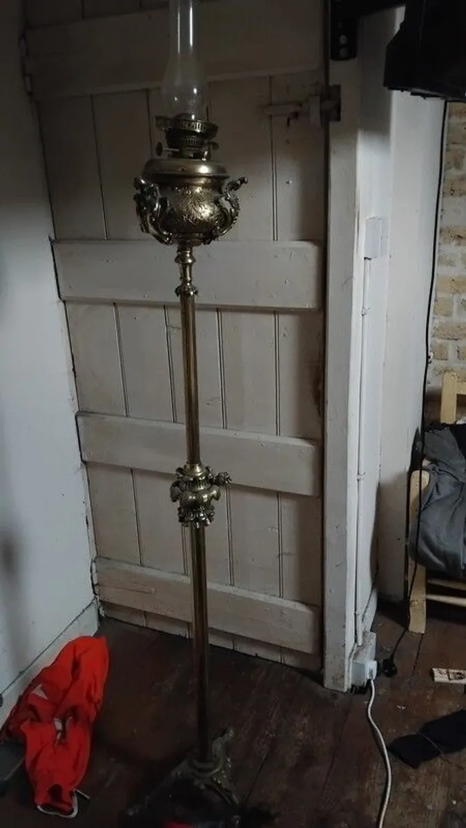 Antique 19rh century extendable oil lamp - Image 1