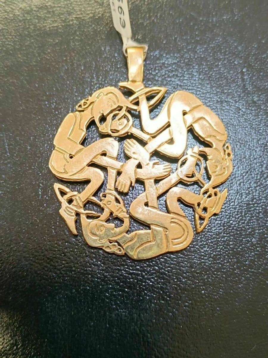 9k Gold Large Celtic Beard Pullers Pendant - Image 2
