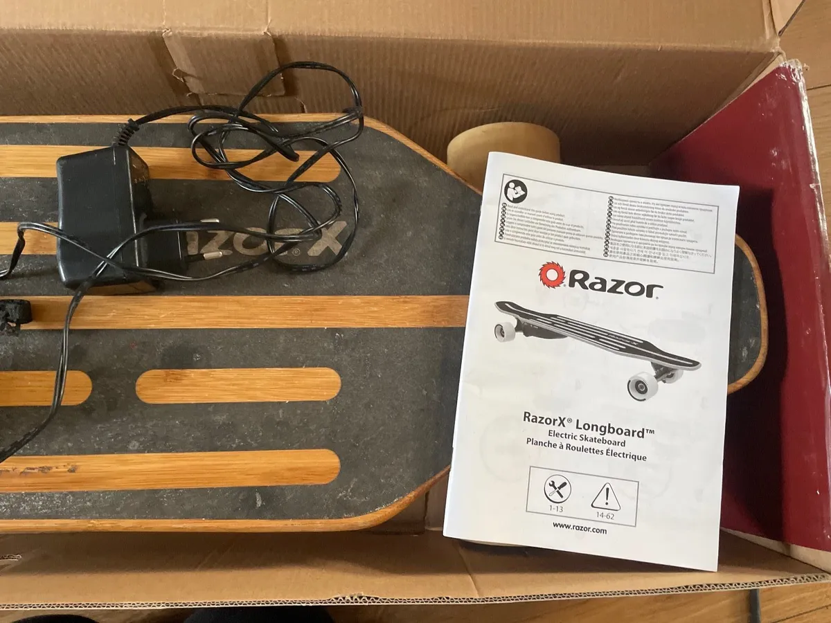 Electric skateboard (Razor X) Age 9+ - Image 4