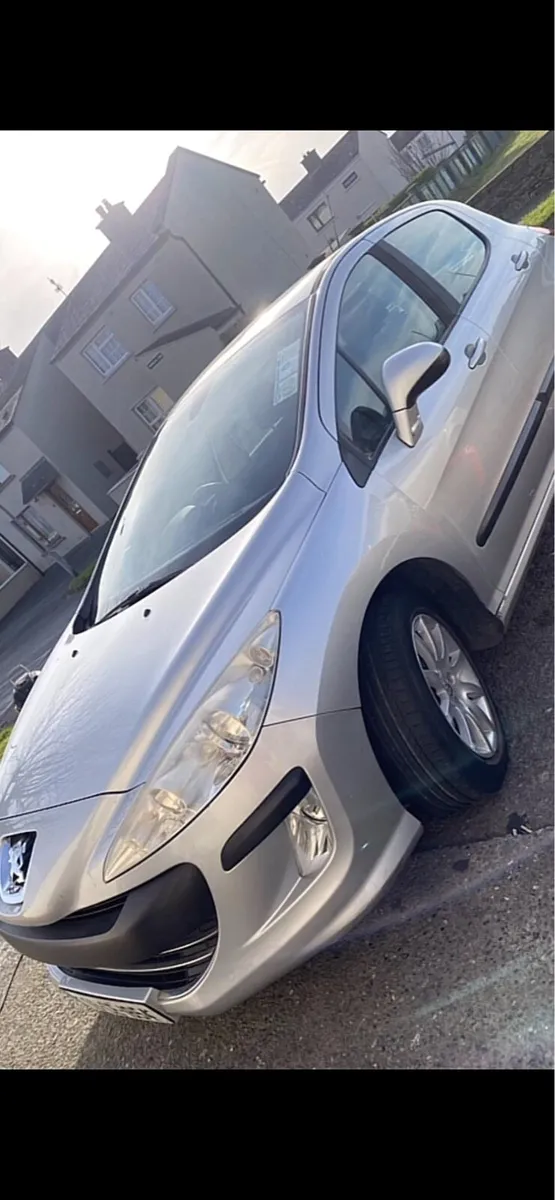 Peugeot 308 - Image 2