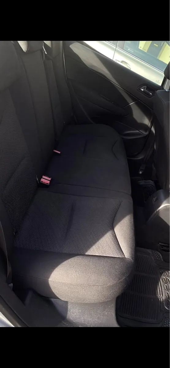 Peugeot 308 - Image 4