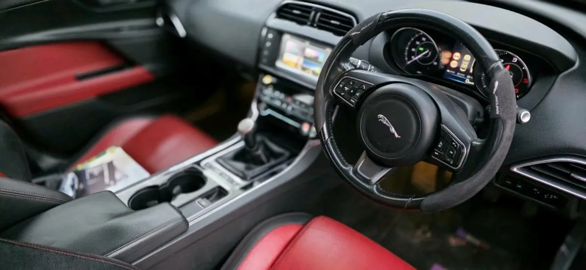 Jaguar xe 152 - Image 2