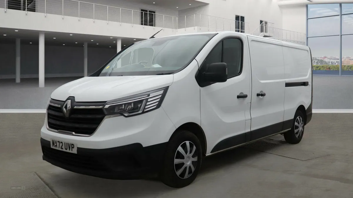 Renault Trafic LWB DIESEL - Image 2