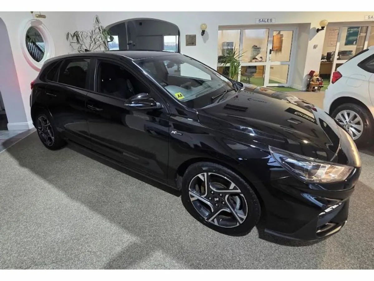 Hyundai i30 I 30 NLINE 5DR PETROL - Image 1