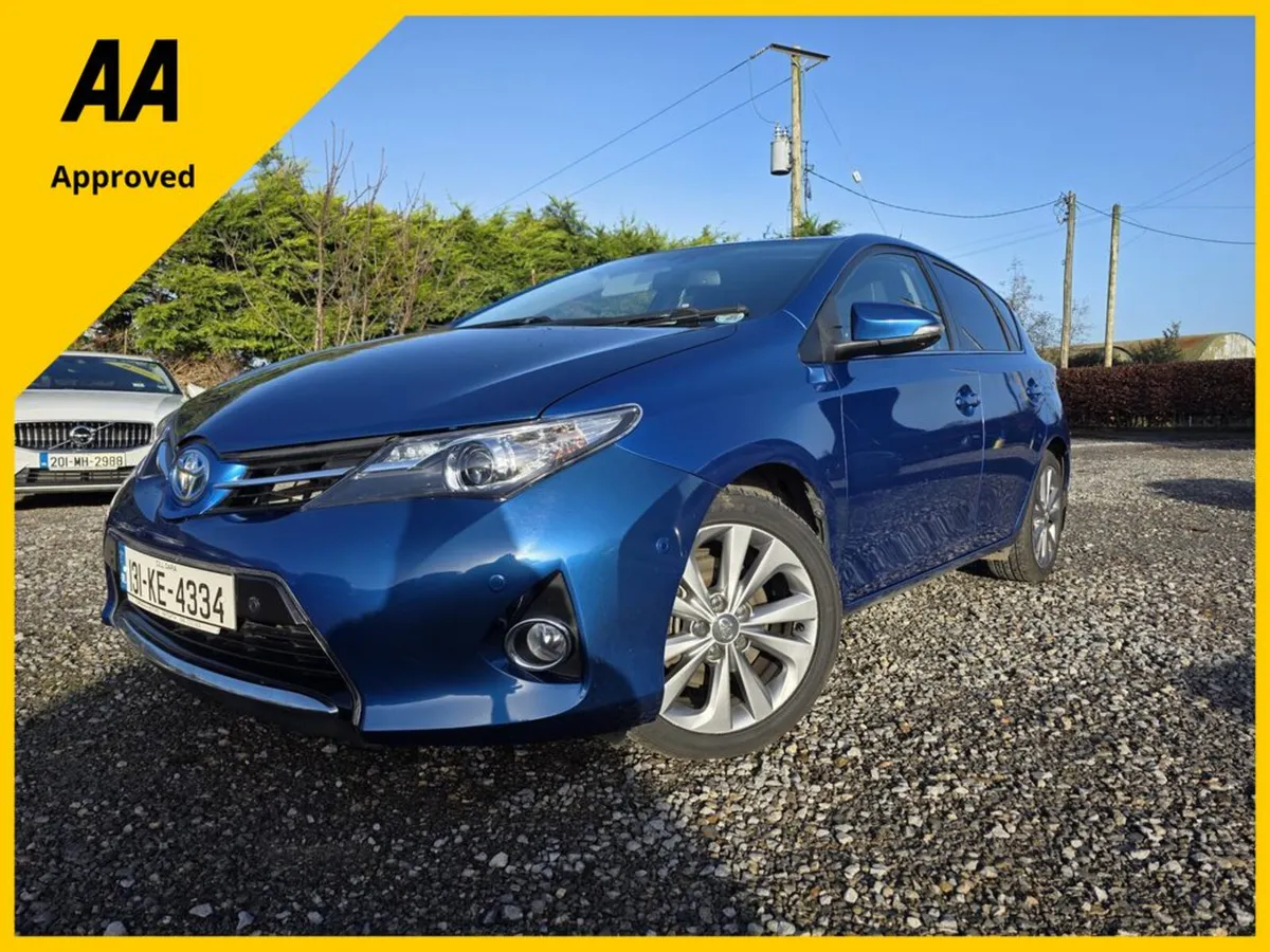 2013 Toyota Auris – 1.8 Hybrid Automatic – Blue - Image 1