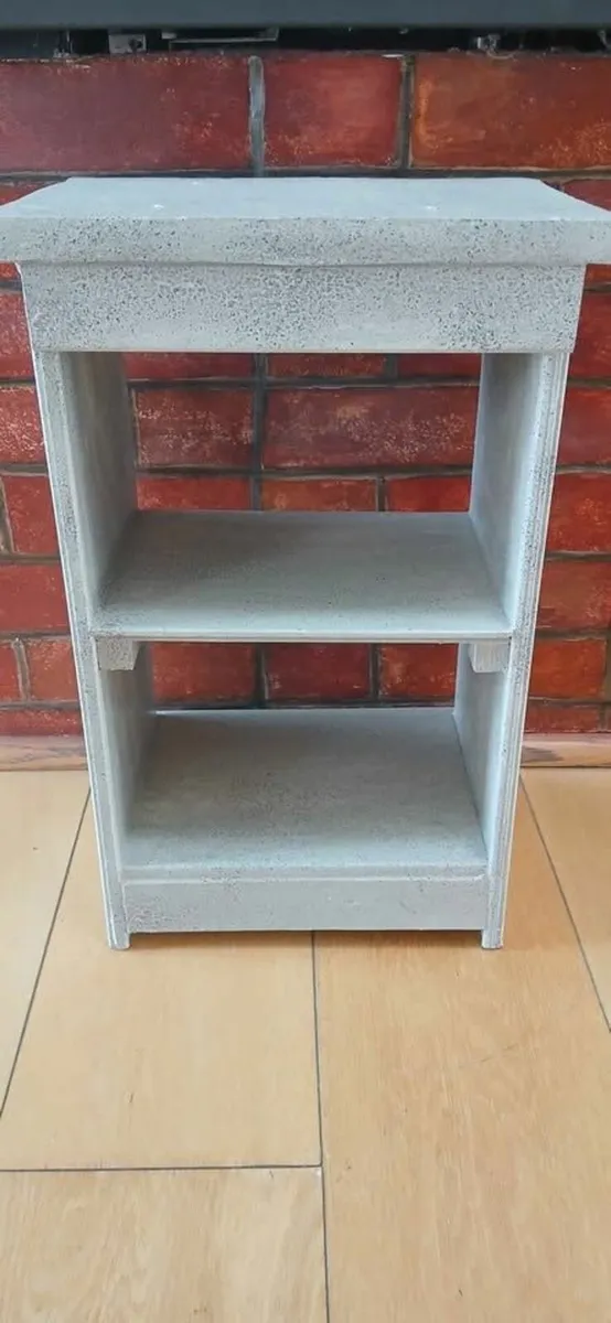 vintage stand - Image 1