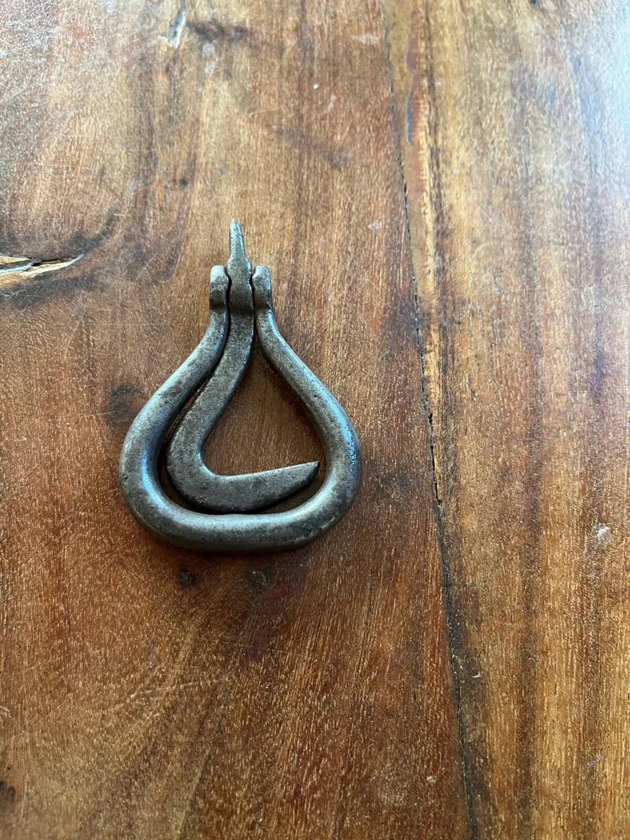 Folding Hoof Pick - Image 1