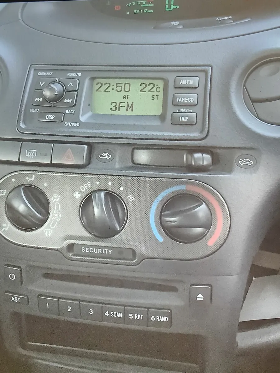 Toyota yaris - Image 4