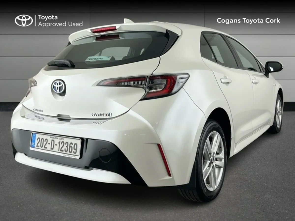 Toyota Corolla HYBRID LUNA H/B 4DR AUTO - Image 2