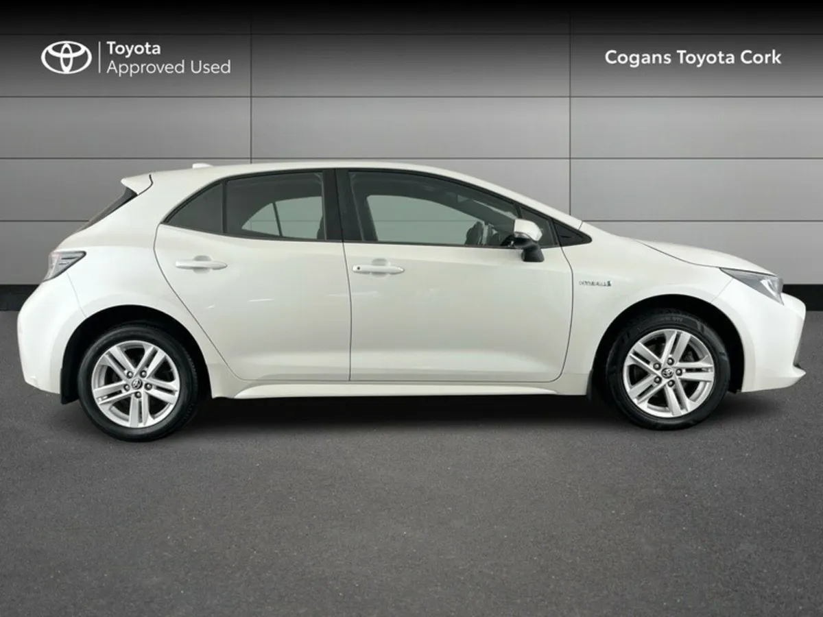 Toyota Corolla HYBRID LUNA H/B 4DR AUTO - Image 3