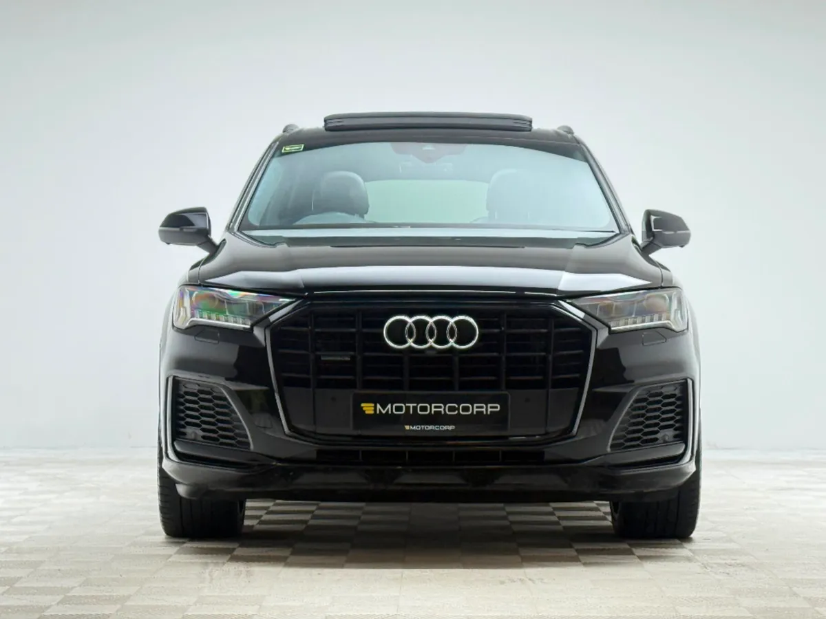 Audi Q7 55 TFSI BLACK EDITION QUATTRO *N1 CREWCAB* - Image 2